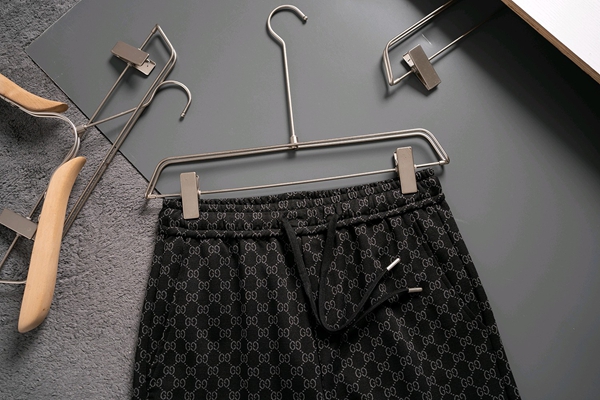 ブランドハーフパンツ背面デザイン